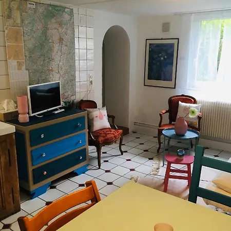 Le Rez De Jardin Vendégház