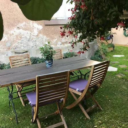 Guest house Le Rez De Jardin