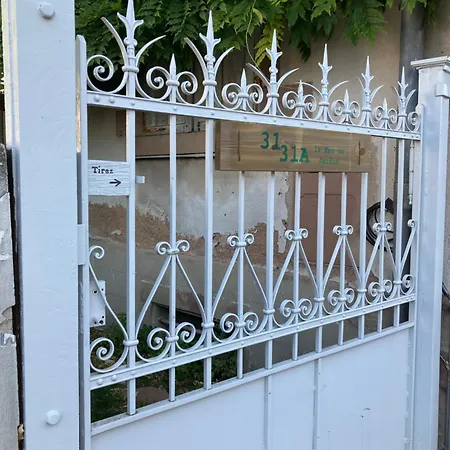 Le Rez De Jardin *